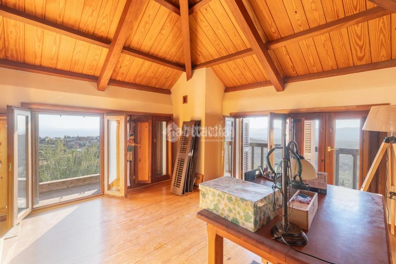 Foto b1ccdb80-e0a2-4fd6-bf05-d195c2a7ec76. Casa a Nívar