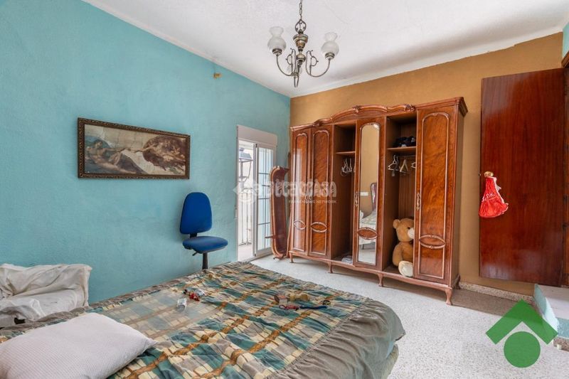 Foto 36e0e7fc-768b-4cf2-b74a-76cd915f5f28. Casa aparellada a Alfacar
