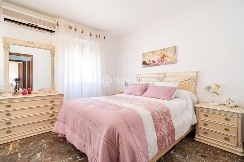 Foto f679b3fc-625d-4756-9b7d-4f2041934d74. Casa aparellada a Pulianas