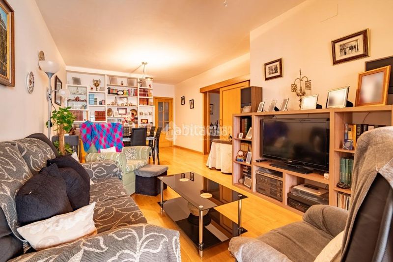 Foto 02a9cb98-fafb-49a0-b44a-94cd13f3b6ab. Piso  en venta en Jun