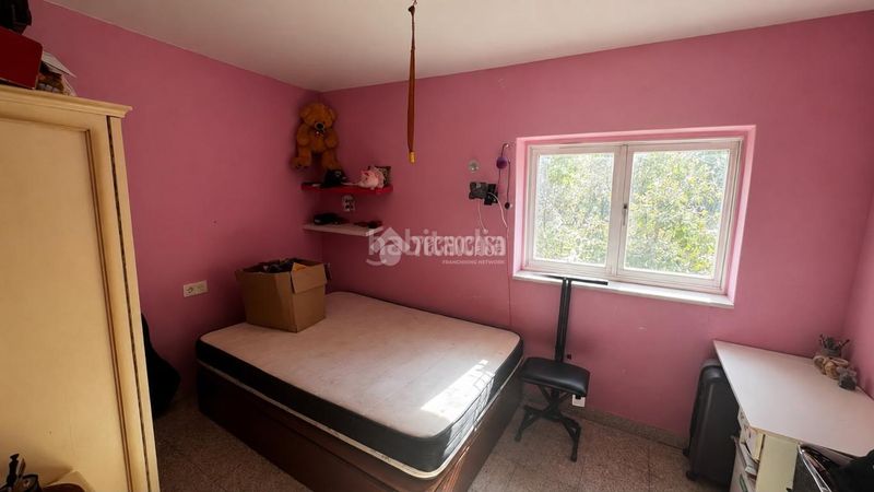 Foto 2404c224-f441-468f-bace-1fae03936928. Casa aparellada a Iznalloz