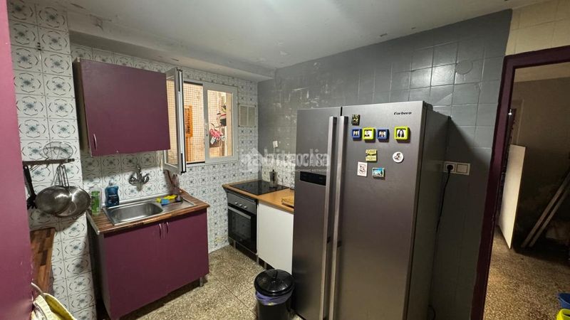 Foto e8a8ffa2-8e09-4246-9096-dc7595f0a211. Casa aparellada a Iznalloz
