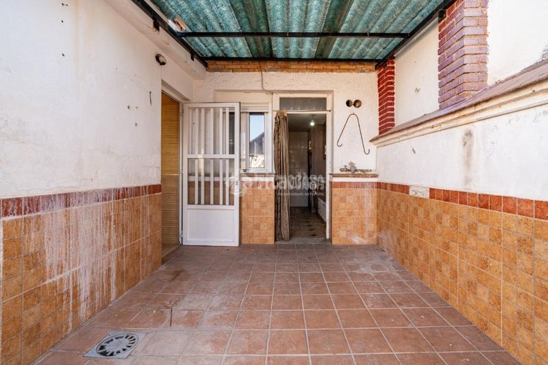 Foto 316c180a-8381-45c3-87a7-f65243d1f73d. Casa aparellada a Peligros