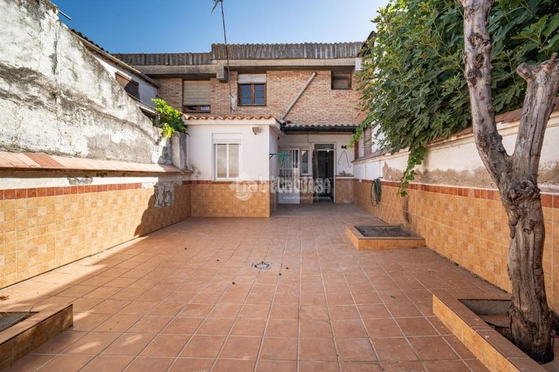 Foto 7bd306f6-9254-42e5-9659-d51b022f26ce. Casa aparellada a Peligros