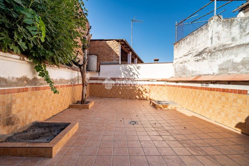 Foto a2033170-bf4d-4921-9c67-98993fec0c20. Casa aparellada a Peligros