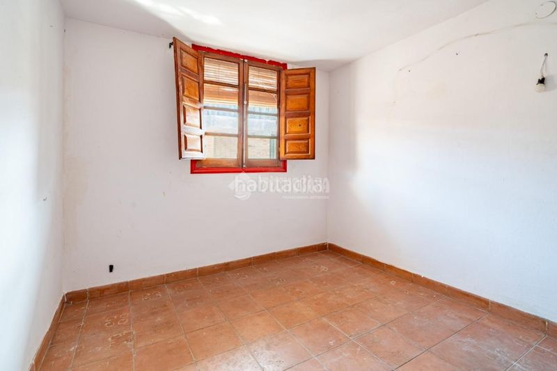 Foto d5f974a2-4584-4e67-8ac0-234bb5f223cb. Casa aparellada a Peligros