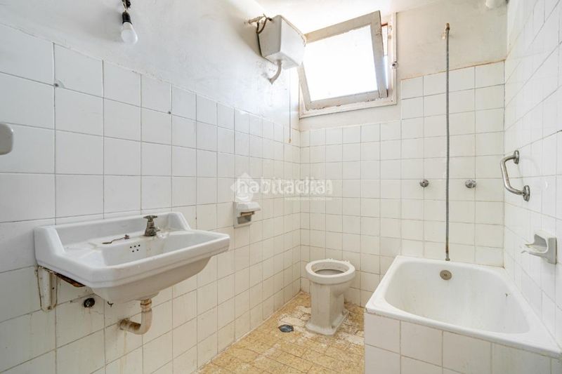 Foto e3a13a80-76d7-4506-8d54-85f06cbd1cac. Casa aparellada a Peligros