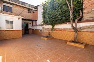 Casa aparellada a Peligros