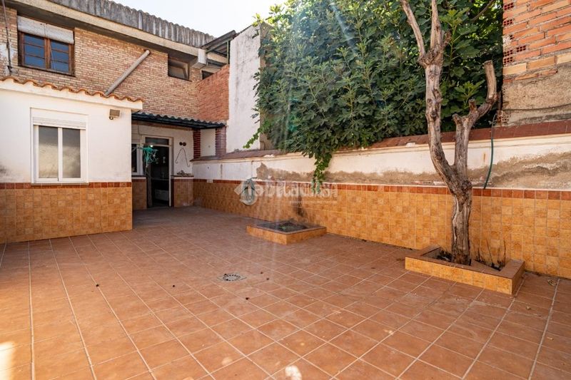 Foto fb01ab77-c9ea-44cf-973b-2afd2aa270a8. Casa aparellada a Peligros