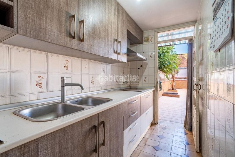 Foto fd88a90d-6964-4348-9ec7-cc820f9314ab. Casa aparellada a Peligros