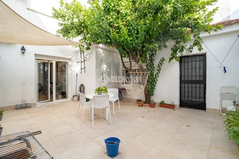 Foto 167b78b4-586c-4380-ac71-4211ebbddb63. Casa aparellada a Peligros