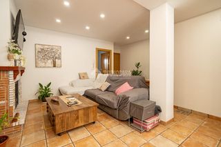 Doppelhaus in Peligros. Casa en venta en peligros