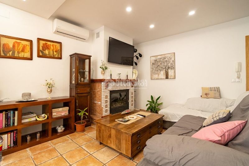 Foto a1f8e17e-b7fc-43e2-95eb-3d1b05eb6ed5. Casa aparellada a Peligros