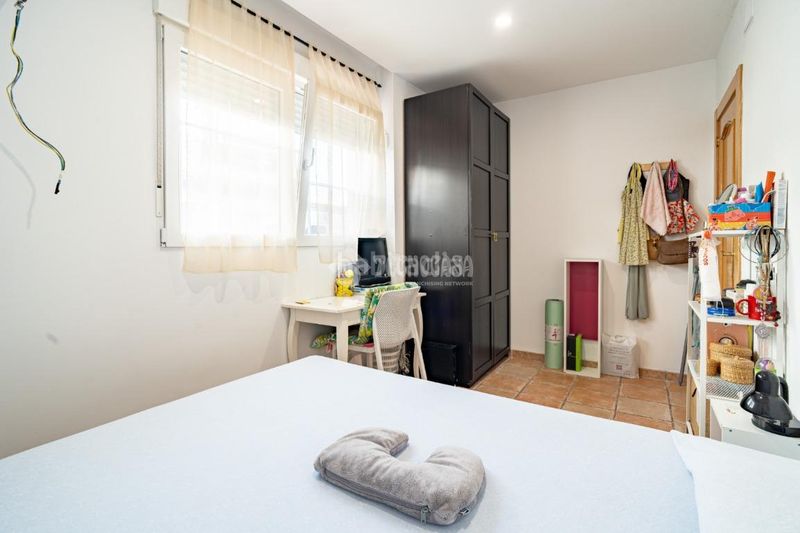 Foto f6254ad3-3ee0-4cf0-861d-04a8e81b9cec. Casa aparellada a Peligros