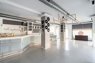 Geschäftsraum in Peligros