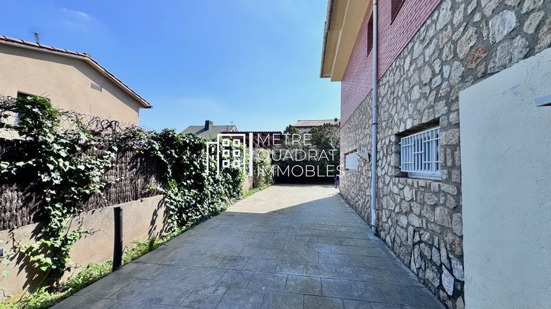 Foto b6e4ab07-63c0-4786-b855-8c551f76b391. Casa en Corbera de Llobregat