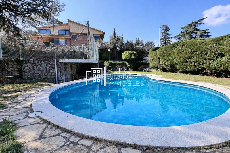 Foto f08d0d2f-b5fc-498f-a767-dfbbbdce520e. Casa en Corbera de Llobregat