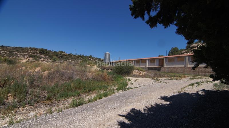 Foto 9b8db84f-7482-483d-8d76-2983ab21e61f. Bâtiment à usage industriel dans carrer calvari 43 dans Omellons (Els)