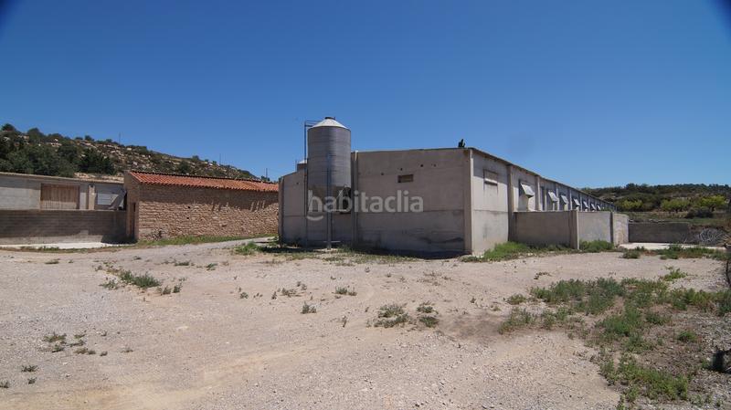 Foto c3dc6822-7abb-4391-903b-8bce5cc8fdc7. Bâtiment à usage industriel dans carrer calvari 43 dans Omellons (Els)