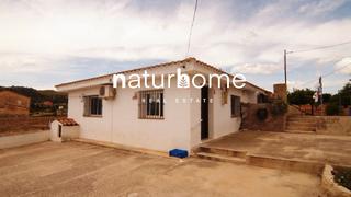 Chalet à Miravet. Chalet con gran terreno en venta en miravet