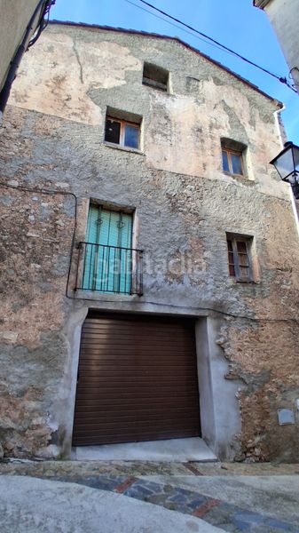 Foto 42106089-ea7a-45f9-98e8-d2782a7649b3. Casa pareada en carrer major 19 gran casa de piedra en la torre de fontaubella (priorat) en Torre de Fontaubella (La)