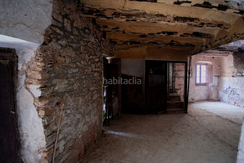 Foto 4384ab31-5dbc-49c6-b47b-da1bb29b8c18. Casa pareada en carrer major 19 gran casa de piedra en la torre de fontaubella (priorat) en Torre de Fontaubella (La)