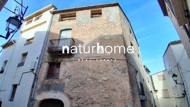 Foto dc68c494-e1fb-4d3d-88bc-754fa14cc775. Casa pareada en carrer major 19 gran casa de piedra en la torre de fontaubella (priorat) en Torre de Fontaubella (La)