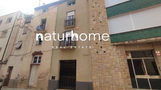 Casa pareada en Carrer bisbe palau 13. Bonita casa en el centro de valls.