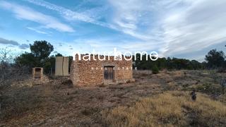 Finca rústica a N/a. Finca rústica con caseta y agua en rasquera