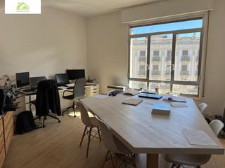 Location Bureau à Casco Antiguo. Alquiler oficina en santa clara sin muebles