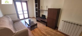 Rent Apartment in Casco Antiguo. Alquiler apartamento puerta de la feriaedificio el candado