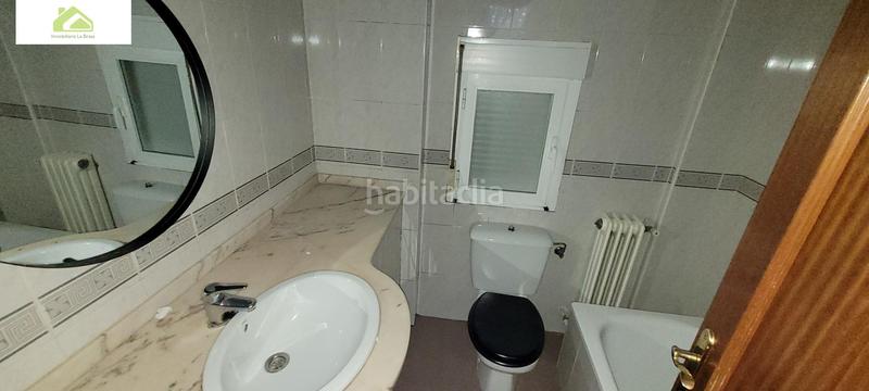 Foto 7ddd4945-a2d2-4d5a-9e36-0e444492e6fa. Dachwohnung mit heizung in Los Bloques Zamora