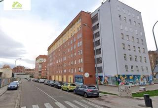 Appartement à Peña Trevinca. Venta piso v.p.o. en peña trevinca,3 habitaciones,garaje y trast