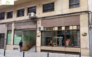 Location Local commercial à Casco Antiguo. Alquiler local