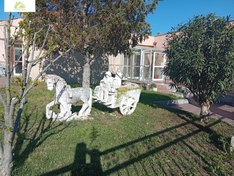 Foto b79937e3-6e49-45f3-8bb4-aaed788ffb9f. Edifici a Gema