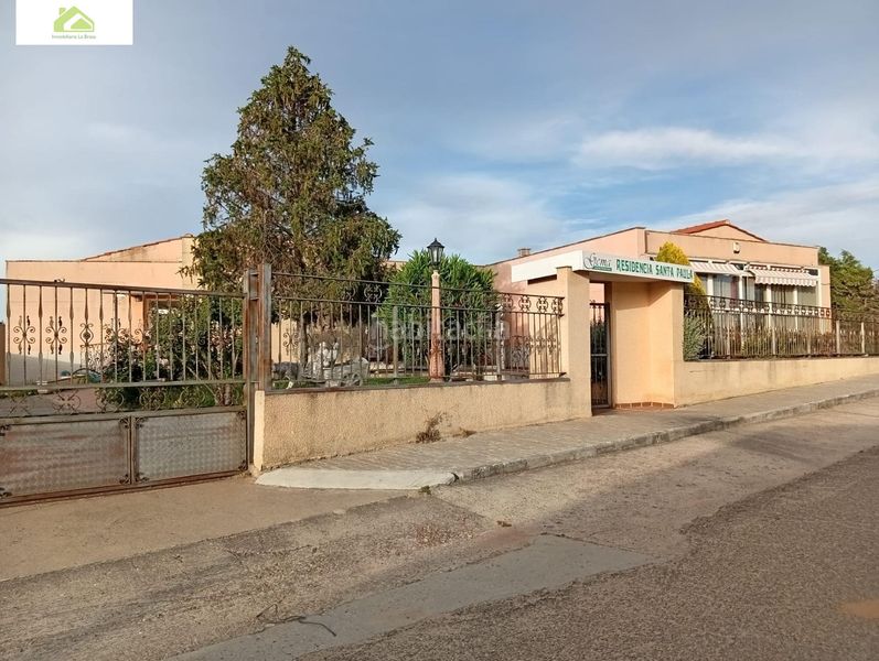 Foto bd097ecc-9654-4fab-9006-d1246880b281. Edifici a Gema