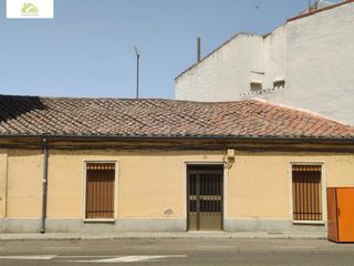 Casa a Pinilla. Amplia casa en venta en el barrio pinilla de zamora por 150.000