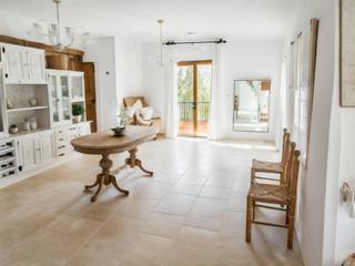 Casa a Sant Aniol de Finestres. Masia en venta en sant aniol de finestres