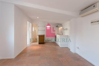 Estudi  Carrer de calàbria. Estudio en venta en el ensanche izquierdo cerca del hopital clií