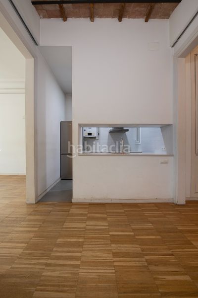 Foto 2b20fa81-d925-4402-89eb-85c7d1e773d1. Pis amb calefacció a La Nova Esquerra de l´Eixample Barcelona