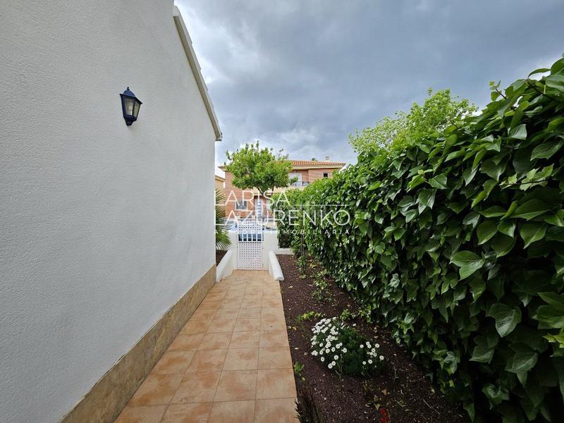 Foto 55889b26-3bc5-43dd-bf26-909091585611. Chalet mit heizung parking in Els Ametllers Cambrils