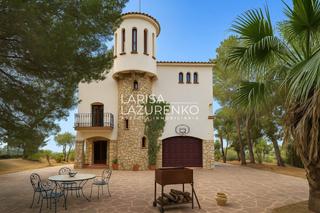 Chalet  N/a. Chalet individual en venta en riudecanyes, 4 dormitorios.
