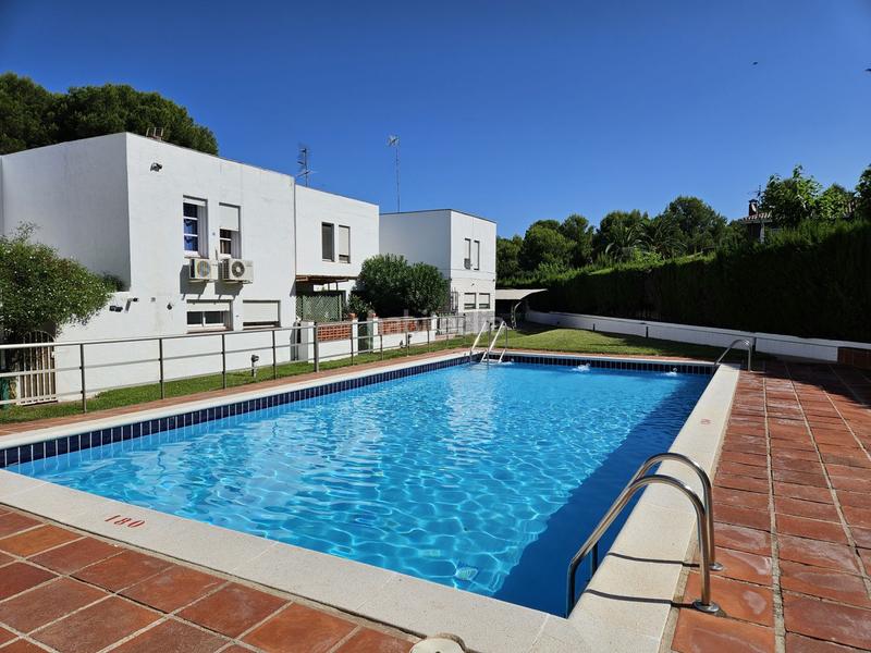 Foto 76c296ae-2320-4e84-9ec6-7af5a75046da. Casa adosada  en venta en covamar, 3 dormitorios. en Salou