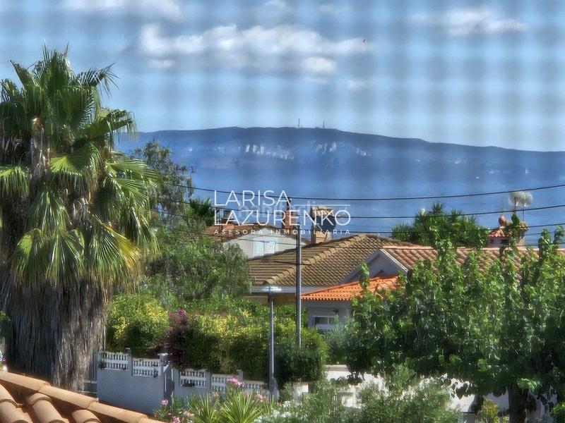 Foto 16002d45-0b97-49d3-b16e-e90387dff7c1. Casa a schiera con riscaldamento parcheggio piscina in Mont-roig del Camp