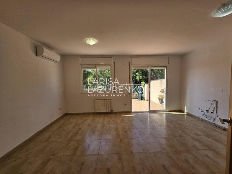 Foto 61bb0bda-dd08-45d5-a5c9-b5e84ae726e5. Casa a schiera con riscaldamento parcheggio piscina in Mont-roig del Camp