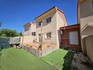 Casa adossada  Prat de la riba. Casa adosada en venta en montroig del camp, 4 dormitorios.