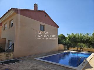 Casa adossada  Prat de la riba. Casa adosada en venta en montroig del camp, 4 dormitorios.