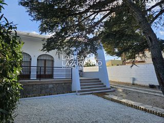 Chalet  Del deu set. Pareado en venta en casalot, 3 dormitorios.