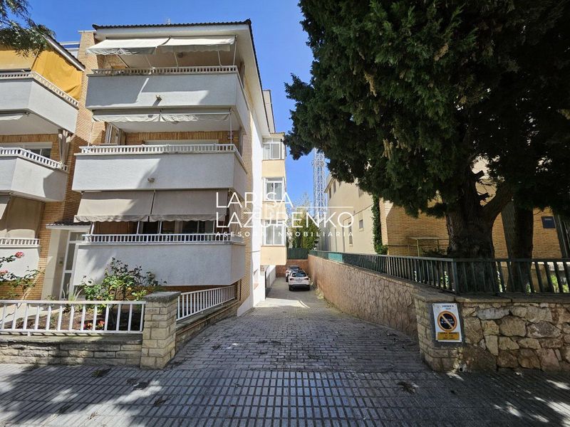 Foto 349729f7-4611-4a1a-a697-5a0fb261fff1. Aparcament cotxe a Centre Salou
