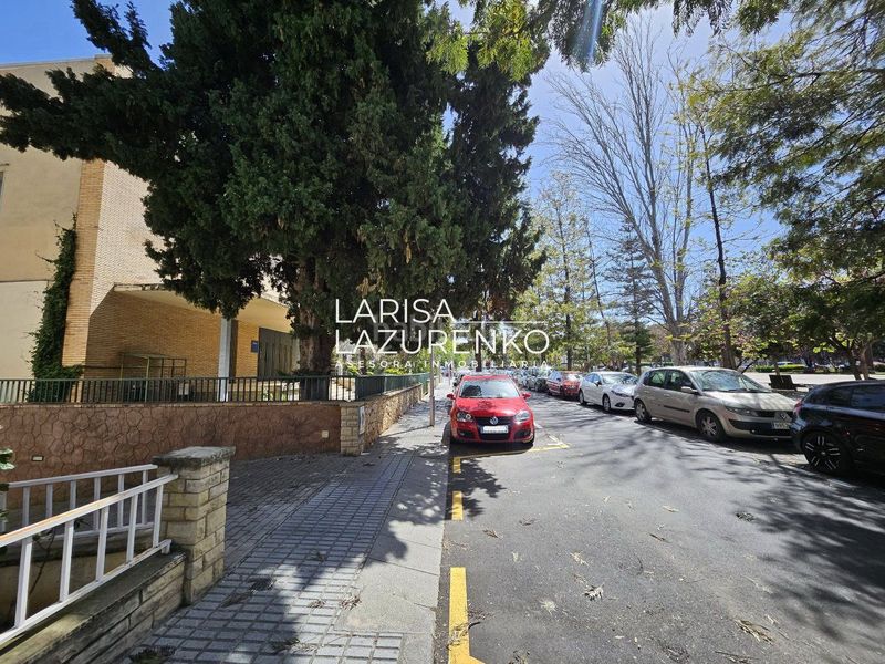 Foto f797ceb6-66dd-4c90-96dd-4acf77fa86c1. Aparcament cotxe a Centre Salou